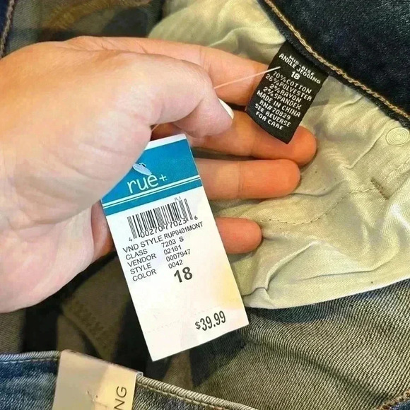 4/$25 NWT Rue21 Mid Rise Ankle Jeggings Blue Distressed Double Roll Plus Sizes - Picture 12 of 12